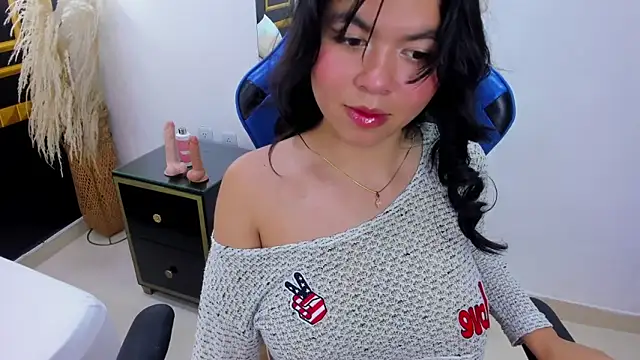 adarna13  online show from November 24, 2025, 8:08 pm