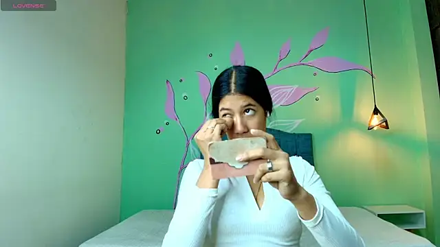 Connie Bell online show from October 19, 2025, 11:33 am