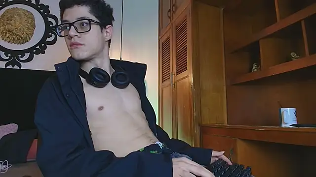 wolfandsky online show from March 28, 2026, 11:32 am