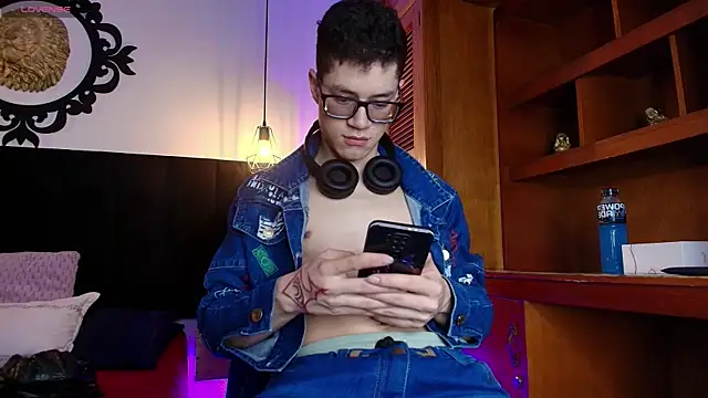 wolfandsky online show from April 14, 2026, 11:16 am