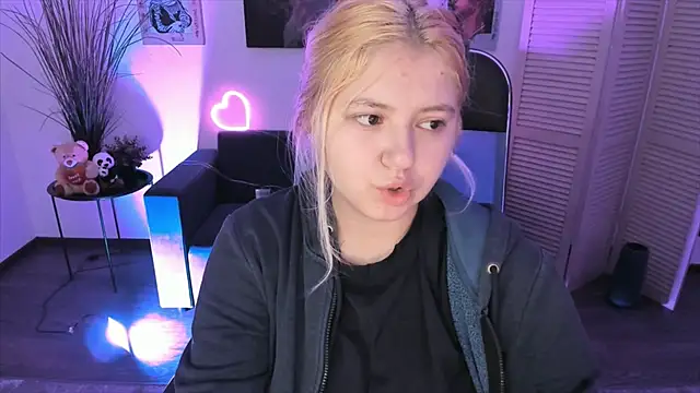 DiaAngell online show from November 23, 2025, 7:46 pm