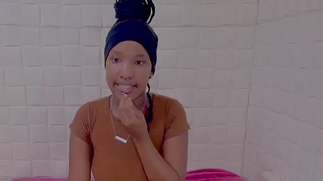 EroticSexyPrada online show from April 16, 2026, 5:03 pm