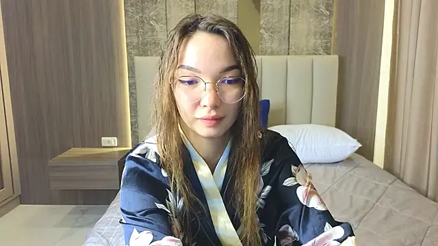 SusannJohnson online show from February 1, 2026, 12:20 am