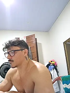 casaputo41 online show from February 8, 2025, 11:45 pm