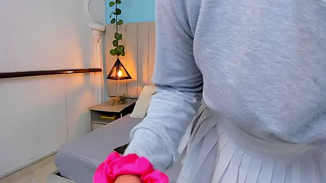 Paulina Lopezz online show from February 5, 2025, 8:25 pm