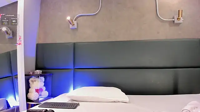 LissMonroe online show from April 6, 2026, 10:49 am