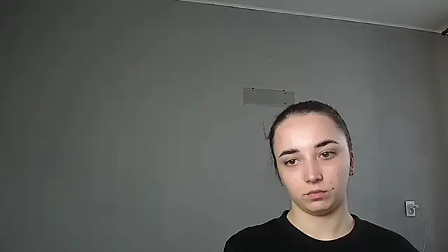 Eva Gloryy online show from April 14, 2026, 9:26 am