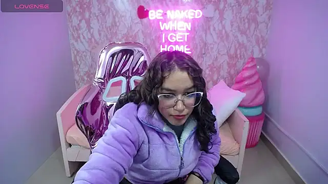 kassandra ch  online show from February 2, 2025, 12:02 pm