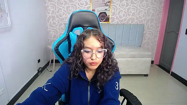 kassandra ch  online show from February 14, 2025, 11:31 am