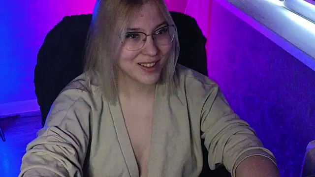 Snapshot of HotBrandyX chatting on March 3, 2025, 4:58 am HotBrandyX online show from March 3, 2025, 4:58 am