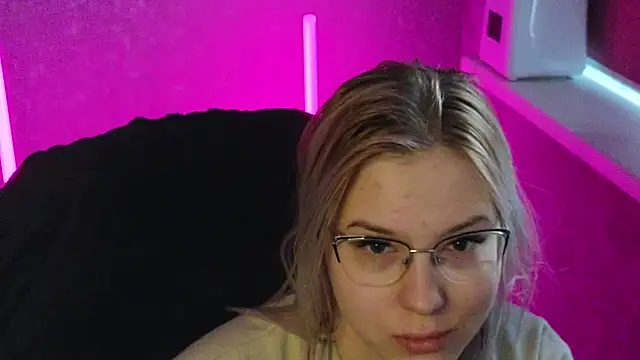 Snapshot of HotBrandyX chatting on March 10, 2025, 2:50 am HotBrandyX online show from March 10, 2025, 2:50 am