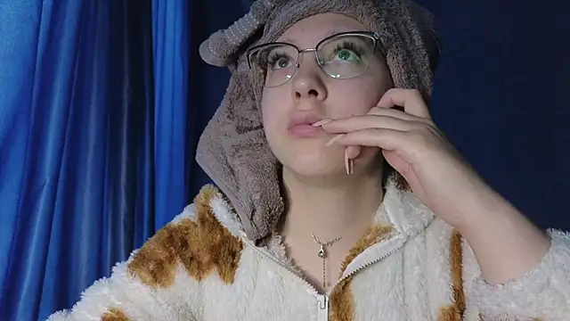 Snapshot of HotBrandyX chatting on September 14, 2025, 2:54 am HotBrandyX online show from September 14, 2025, 2:54 am