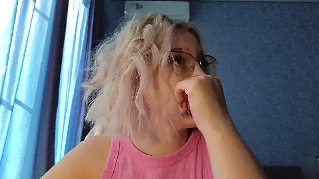 Snapshot of HotBrandyX chatting on September 19, 2025, 5:42 am HotBrandyX online show from September 19, 2025, 5:42 am