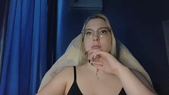 Snapshot of HotBrandyX chatting on November 14, 2025, 8:46 am HotBrandyX online show from November 14, 2025, 8:46 am