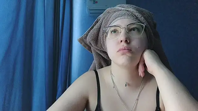 Snapshot of HotBrandyX chatting on March 14, 2026, 3:45 am HotBrandyX online show from March 14, 2026, 3:45 am