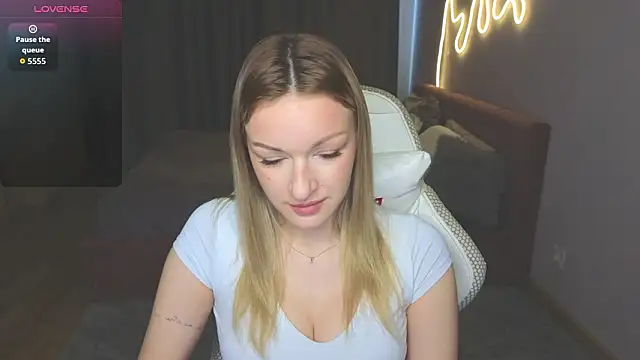 MargaretSweet1 online show from March 21, 2026, 7:02 am