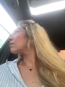 viktoria davis  online show from February 9, 2026, 10:36 pm