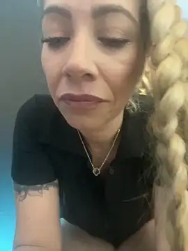 viktoria davis  online show from February 11, 2026, 10:26 pm