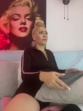 viktoria davis  online show from June 4, 2026, 1:11 am