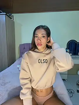 zoe storm online show from February 17, 2026, 1:46 am