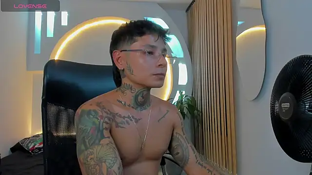 tattokoi online show from January 19, 2025, 1:43 am