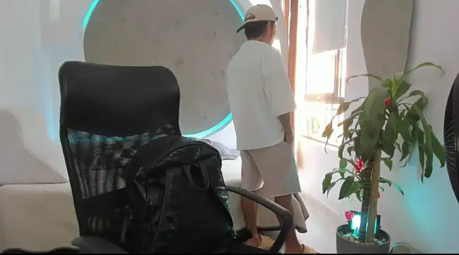 tattokoi online show from March 8, 2025, 7:31 pm