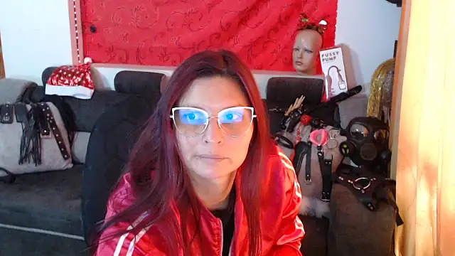 sachaclinford online show from November 11, 2025, 5:57 pm