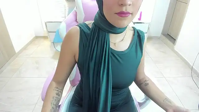 Snapshot of Zulema_hamdi chatting on January 30, 2025, 7:26 pm Zulema hamdi online show from January 30, 2025, 7:26 pm