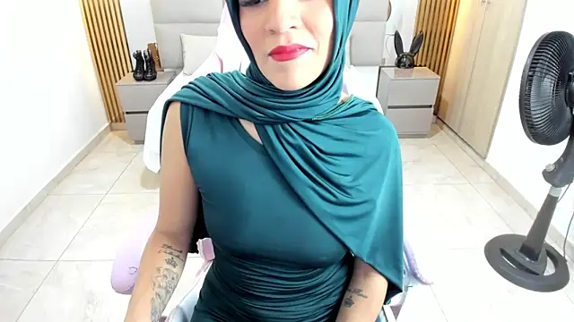 Snapshot of Zulema_hamdi chatting on February 11, 2025, 11:43 am Zulema hamdi online show from February 11, 2025, 11:43 am