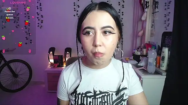 Snapshot of _codeline chatting on February 6, 2026, 3:22 am codeline online show from February 6, 2026, 3:22 am