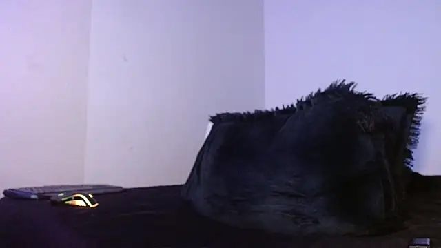 Snapshot of Lliam_2 chatting on October 13, 2025, 2:22 am Lliam 2 online show from October 13, 2025, 2:22 am