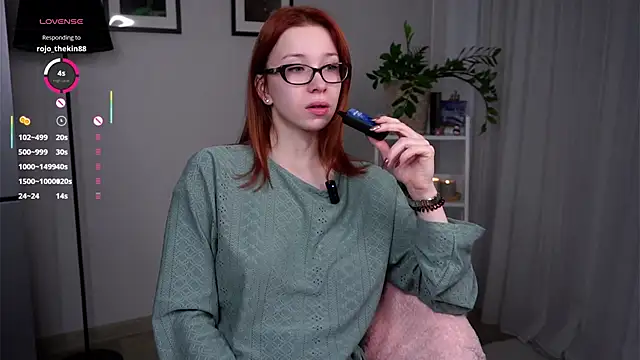 HildaFerrett online show from October 12, 2025, 1:04 am