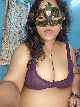 hevensex143 online show from May 25, 2026, 8:04 pm