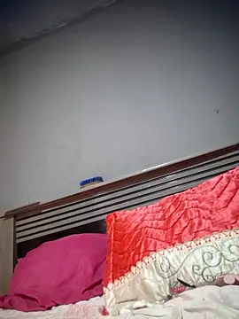 Snapshot of melangelo17 chatting on February 15, 2026, 8:05 pm melangelo17 online show from February 15, 2026, 8:05 pm