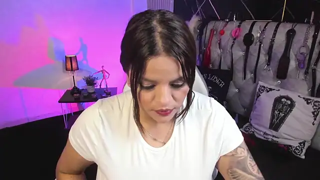 victoria  floyd online show from February 11, 2026, 8:47 pm