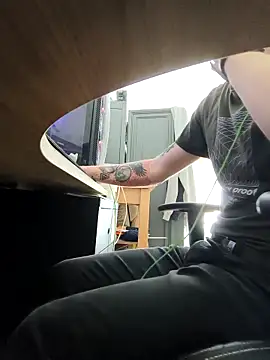 jimylie online show from April 24, 2026, 9:23 am