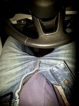 Nzino1983 online show from March 25, 2026, 6:25 pm