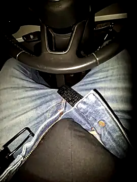 Nzino1983 online show from April 18, 2026, 10:43 pm