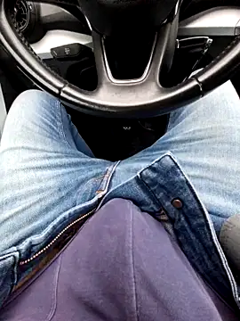 Nzino1983 online show from April 22, 2026, 4:52 pm