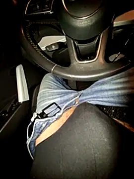 Nzino1983 online show from April 24, 2026, 9:50 pm