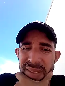 Snapshot of CubanoFull chatting on February 4, 2025, 11:49 am CubanoFull online show from February 4, 2025, 11:49 am