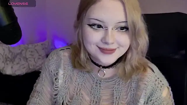 Snapshot of Electro_doll chatting on March 11, 2025, 6:08 pm Electro doll online show from March 11, 2025, 6:08 pm