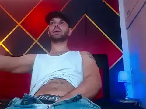 Snapshot of Cristian_white chatting on February 13, 2025, 11:26 pm Cristian white online show from February 13, 2025, 11:26 pm