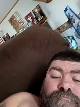 Rcraigue4 online show from October 12, 2025, 2:49 pm