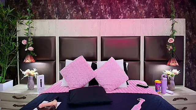 Bella Smiith  online show from November 20, 2025, 4:18 pm