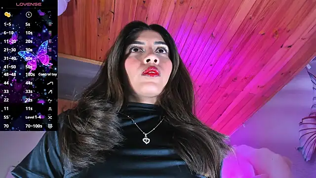 emili clark online show from November 28, 2025, 4:15 am