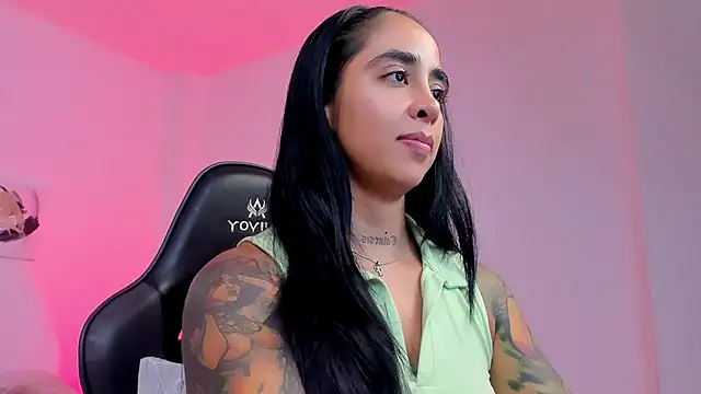 sophierooy22 online show from February 8, 2026, 1:31 am