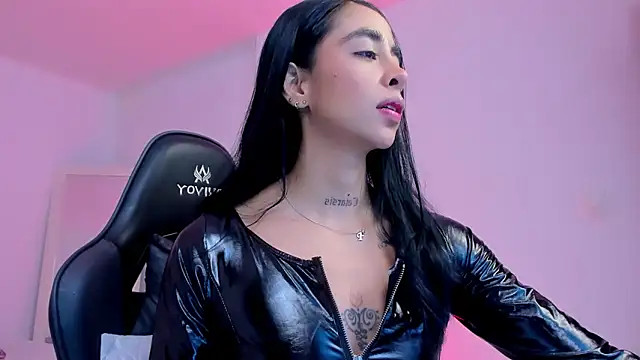 sophierooy22 online show from May 24, 2026, 3:50 pm