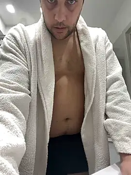 Snapshot of Greeneyes0820 chatting on January 19, 2025, 9:45 pm Greeneyes0820 online show from January 19, 2025, 9:45 pm