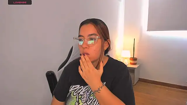 brithany olson25 online show from March 5, 2025, 12:55 pm